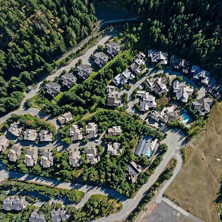 Taluswood The Heights 18 | Mountainside Townhome W/ Ski Access, Hot Tub, Tranquil Views 휘슬러 외부 사진