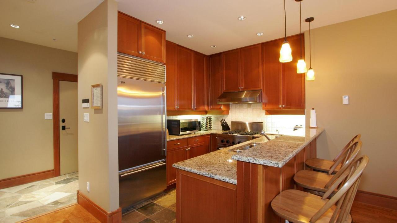 Taluswood The Heights 18 | Mountainside Townhome W/ Ski Access, Hot Tub, Tranquil Views 휘슬러 외부 사진