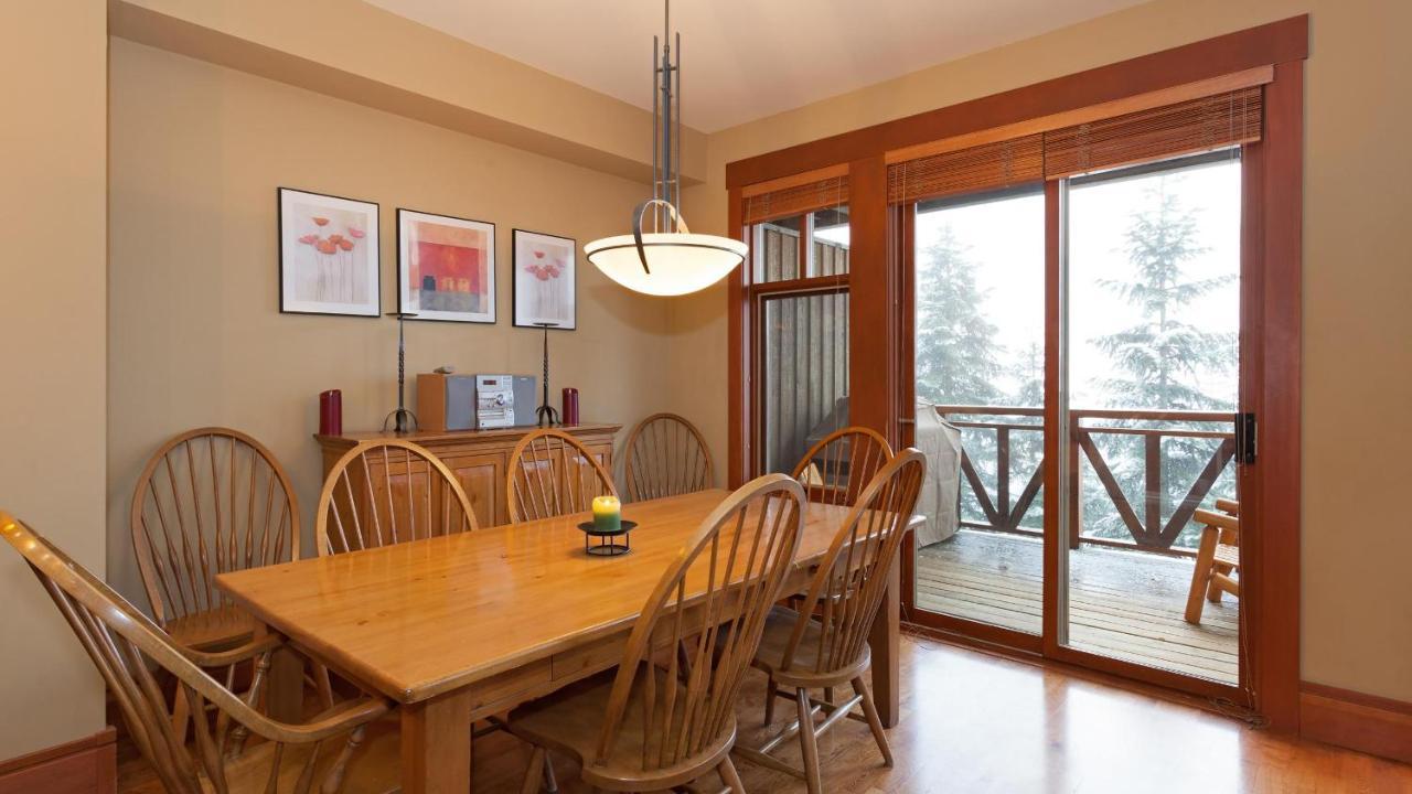 Taluswood The Heights 18 | Mountainside Townhome W/ Ski Access, Hot Tub, Tranquil Views 휘슬러 외부 사진