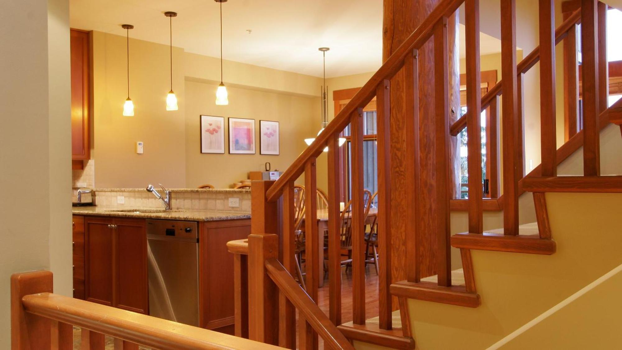 Taluswood The Heights 18 | Mountainside Townhome W/ Ski Access, Hot Tub, Tranquil Views 휘슬러 외부 사진