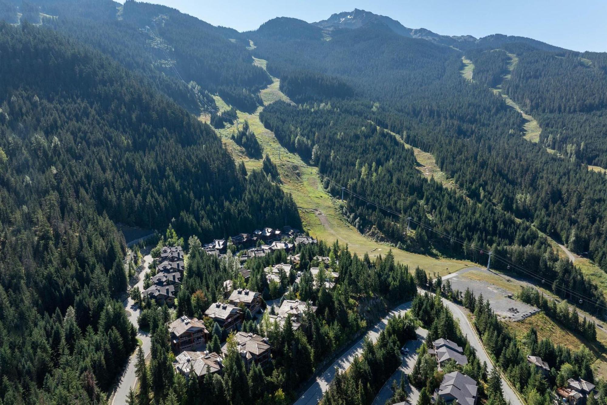 Taluswood The Heights 18 | Mountainside Townhome W/ Ski Access, Hot Tub, Tranquil Views 휘슬러 외부 사진